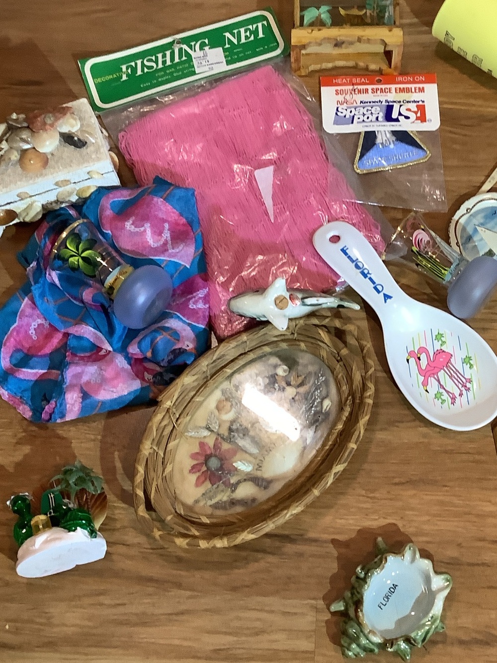 Eclectic Lot of Vintage Florida Kitsch Collectibles Decor NWT OS EUC